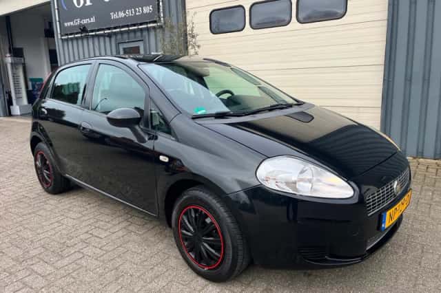 Fiat Grande Punto (2009) thumbnail 2