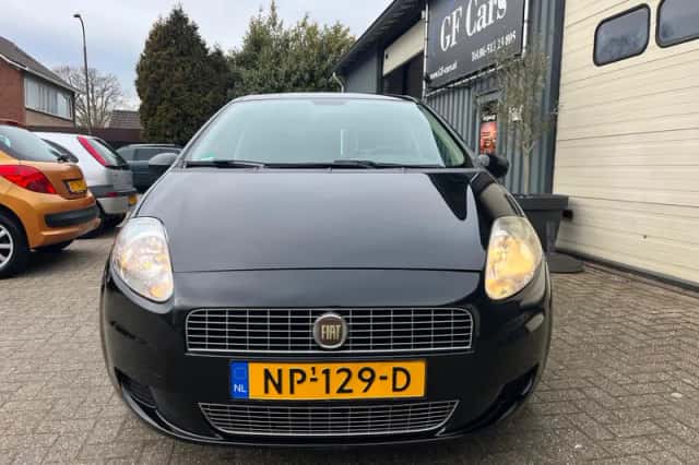 Fiat Grande Punto (2009) thumbnail 4