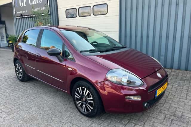 Fiat Punto (2013) thumbnail 2