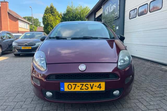 Fiat Punto (2013) thumbnail 4