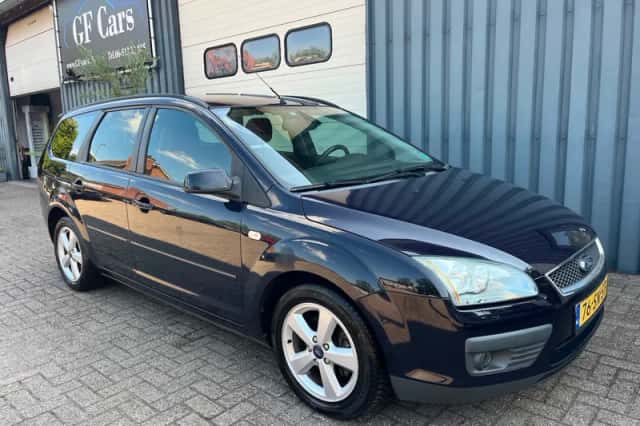 Ford Focus (2006) thumbnail 2