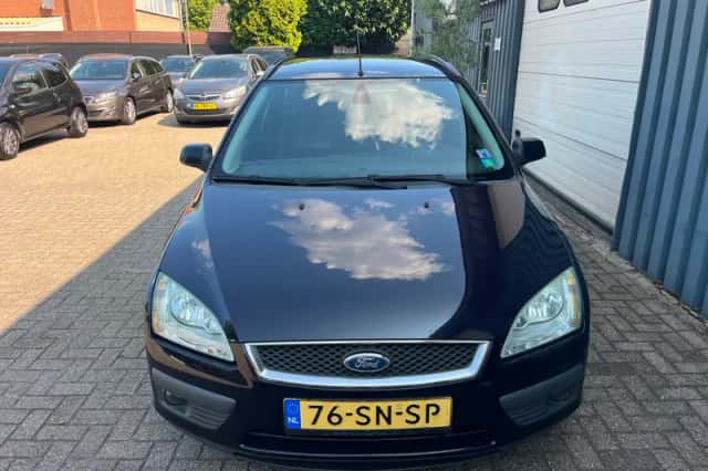 Ford Focus (2006) thumbnail 3