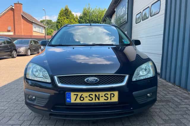 Ford Focus (2006) thumbnail 4