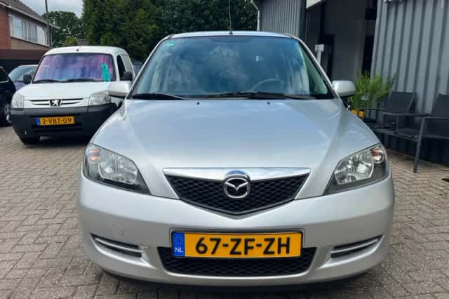 Mazda 2 (2005) thumbnail 4