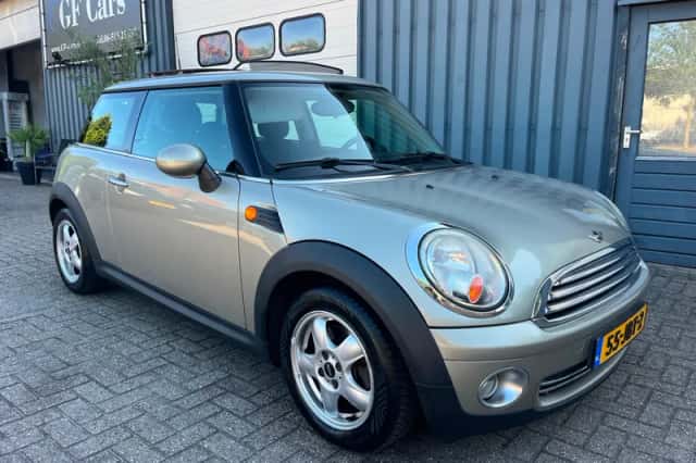 MINI Cooper (2008) thumbnail 1