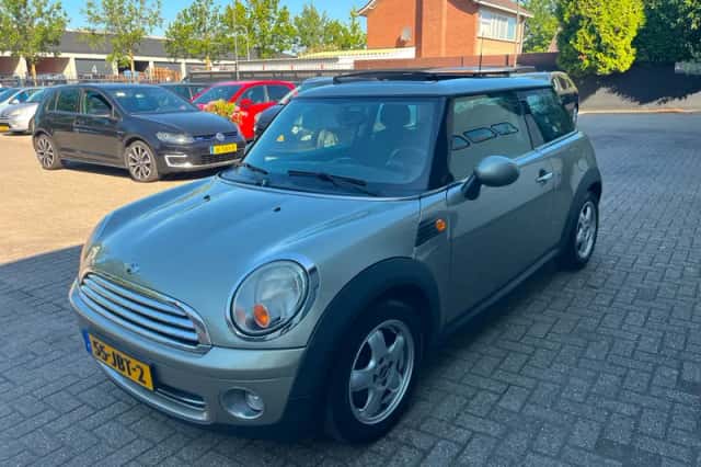 MINI Cooper (2008) thumbnail 5