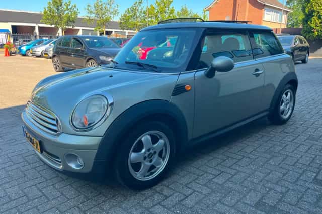 MINI Cooper (2008) thumbnail 6