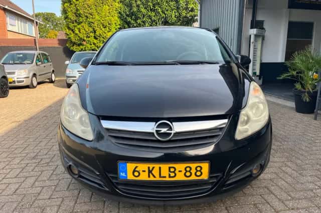 Opel Corsa (2007) thumbnail 4
