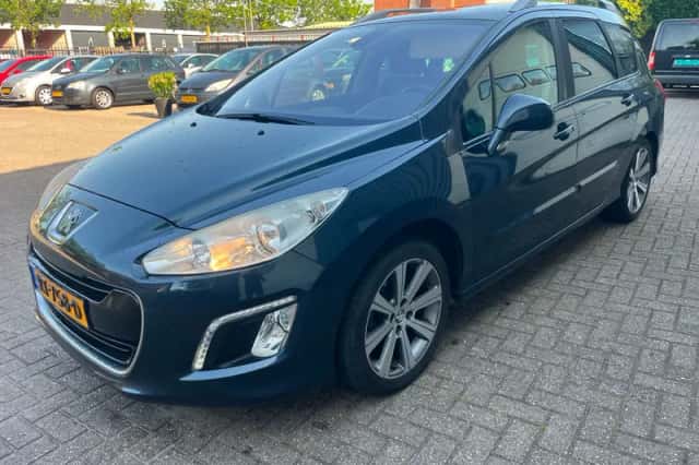 Peugeot 308 (2011) thumbnail 5