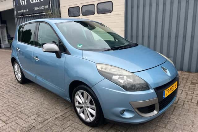 Renault Scénic (2011) thumbnail 2
