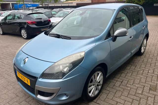Renault Scénic (2011) thumbnail 6