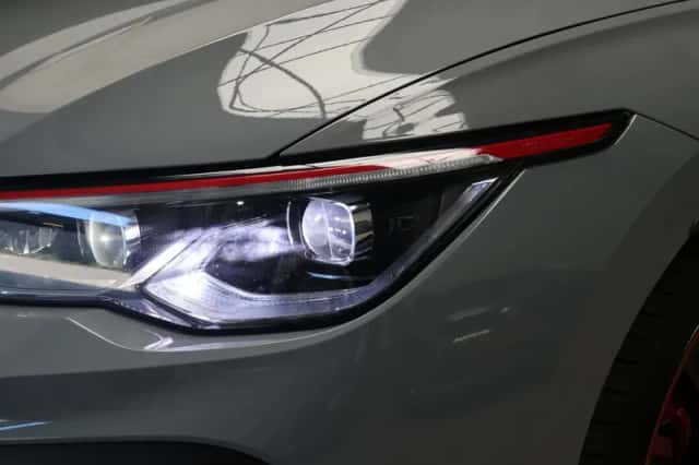 Volkswagen Golf (2022) thumbnail 2
