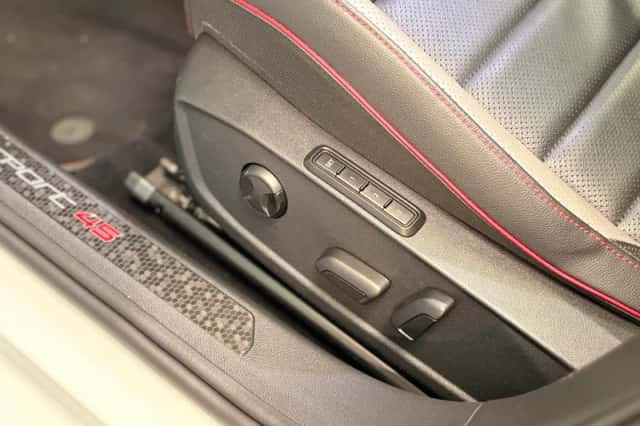 Volkswagen Golf (2021) thumbnail 6