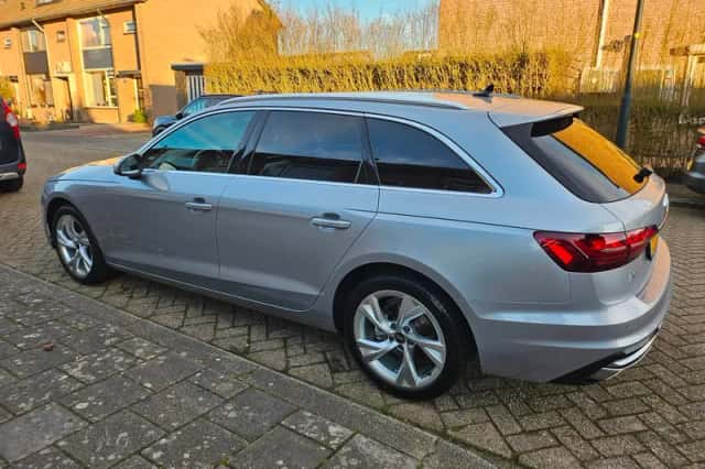 Audi A4 (2023) thumbnail 3