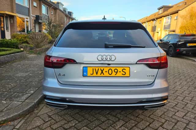 Audi A4 (2023) thumbnail 5