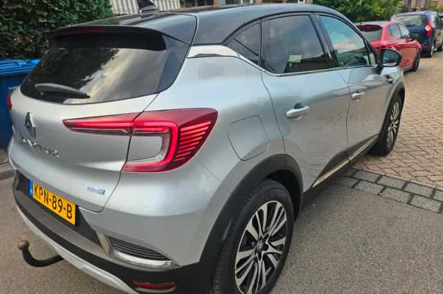 Renault Captur (2022) thumbnail 5