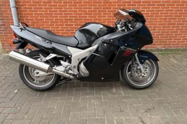 Honda CBR (2000) thumbnail 1