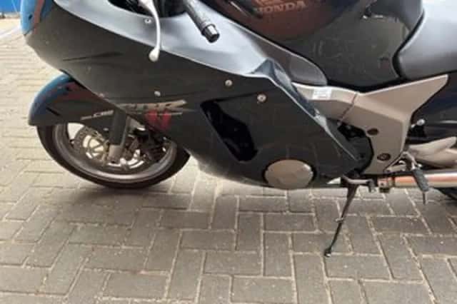 Honda CBR (2000) thumbnail 3