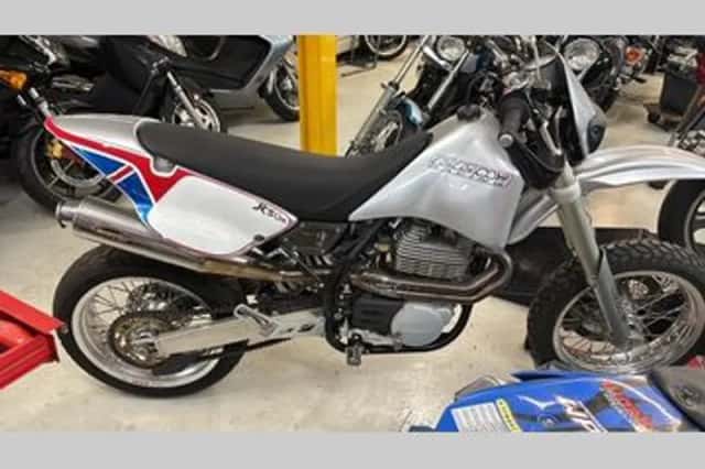 CCM R30M (2003) thumbnail 1