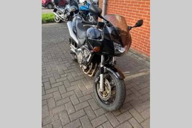 Honda CB (2004) thumbnail 3