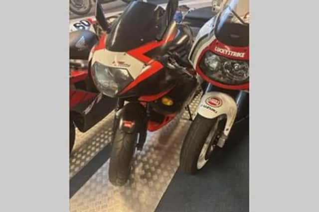 APRILIA RSV (2000) thumbnail 2