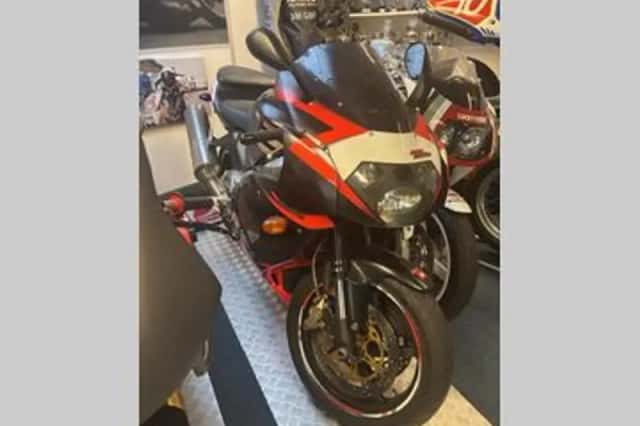 APRILIA RSV (2000) thumbnail 4