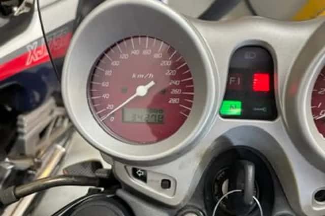 Honda CB (2001) thumbnail 4
