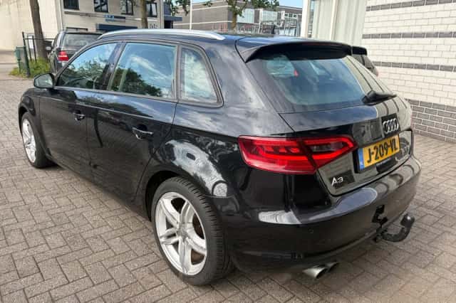 Audi A3 (2014) thumbnail 3