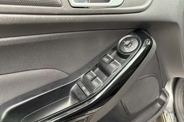 Ford Fiesta (2015) thumbnail 6