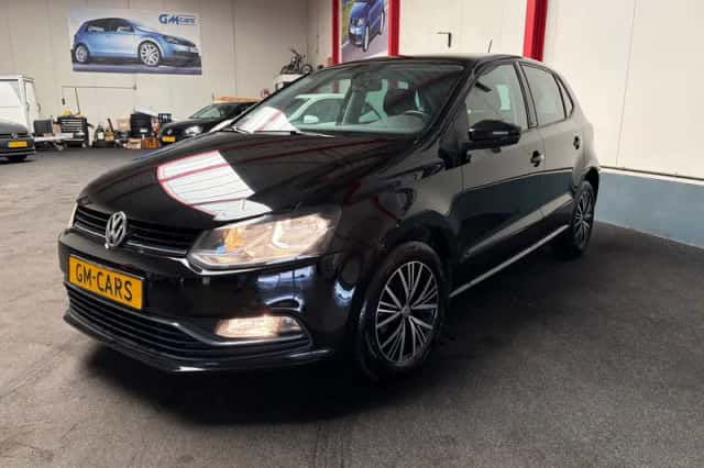 Volkswagen Polo (2016) thumbnail 1