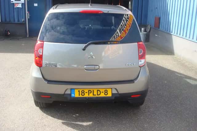 Mitsubishi Colt (2011) thumbnail 4