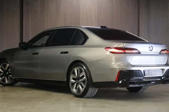 BMW 7-Serie (2023) thumbnail 5