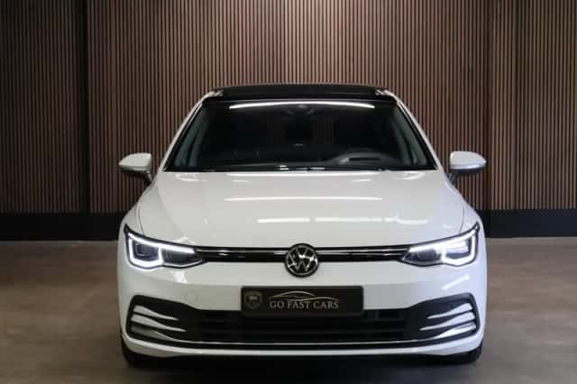 Volkswagen Golf (2022) thumbnail 2