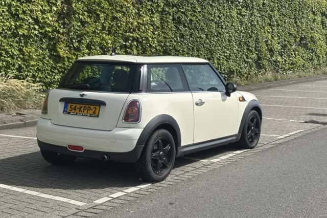 MINI One (2010) thumbnail 5