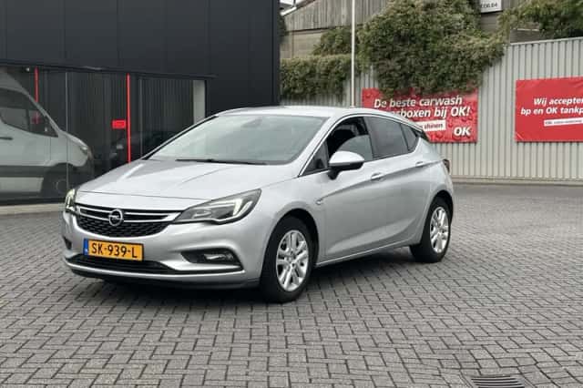 Opel Astra (2018) thumbnail 1