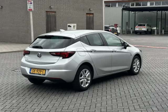 Opel Astra (2018) thumbnail 5