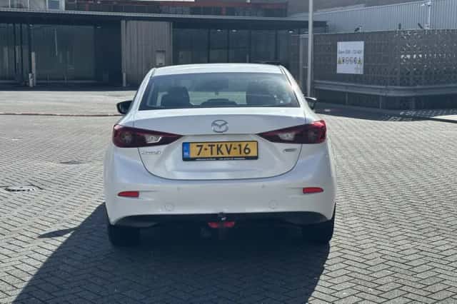 Mazda 3 (2014) thumbnail 4