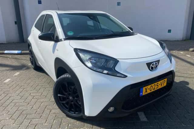 Toyota Aygo (2022) thumbnail 2