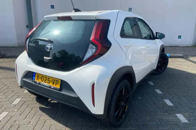 Toyota Aygo (2022) thumbnail 3