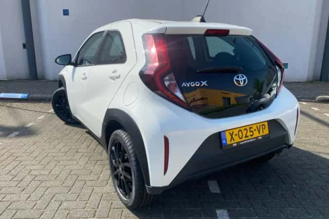 Toyota Aygo (2022) thumbnail 4