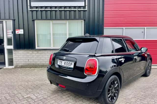 MINI Cooper (2020) thumbnail 2