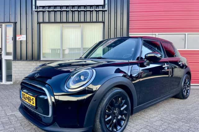 MINI Cooper (2022) thumbnail 1