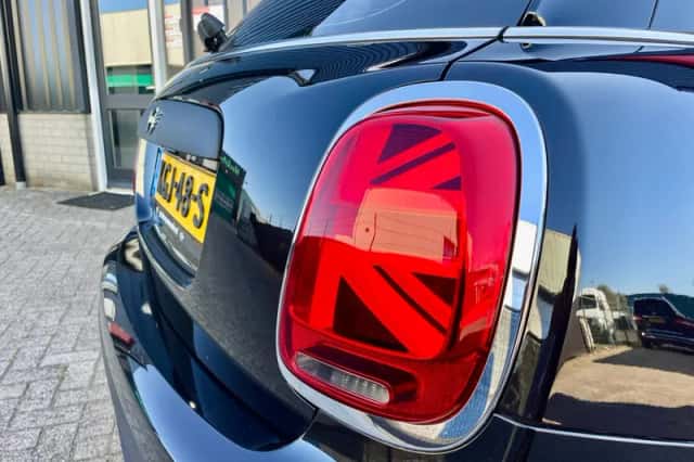 MINI Cooper (2022) thumbnail 6