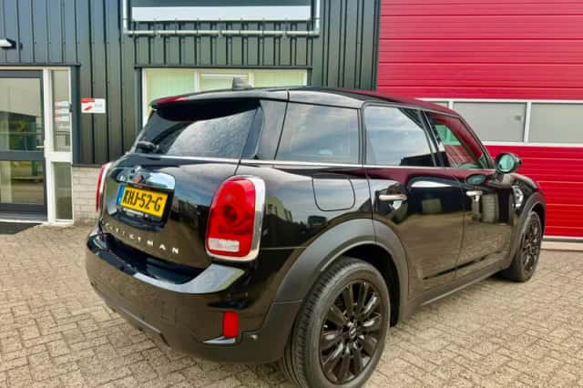 MINI Countryman (2018) thumbnail 2