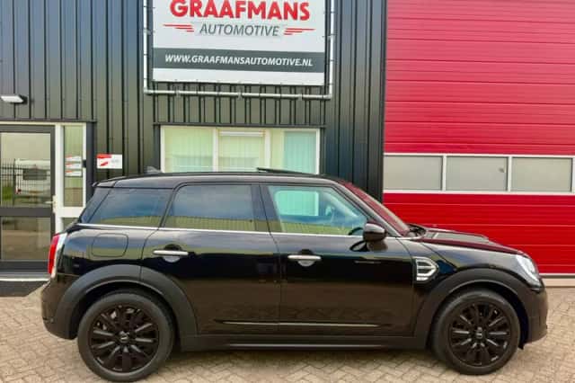 MINI Countryman (2018) thumbnail 5