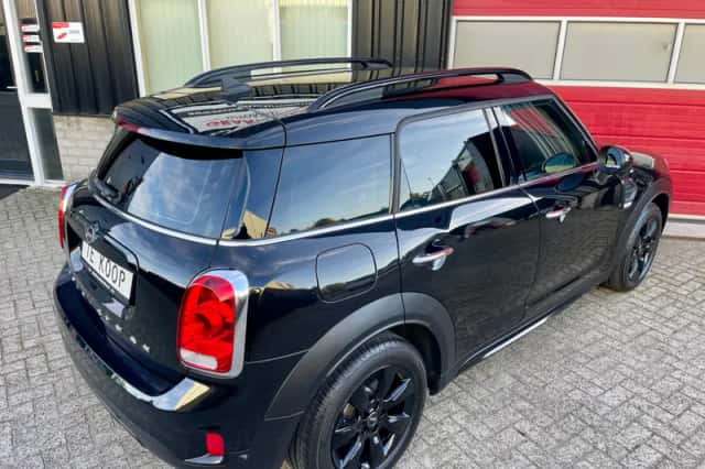 MINI Countryman (2018) thumbnail 6