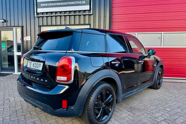 MINI Countryman (2018) thumbnail 2