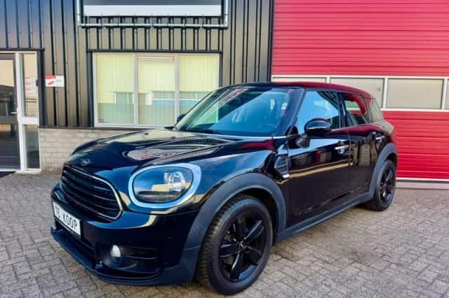 MINI Countryman (2018) thumbnail 4