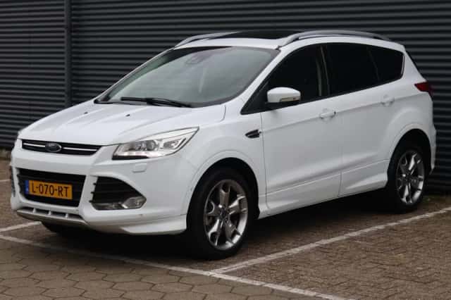 Ford Kuga (2016) thumbnail 1