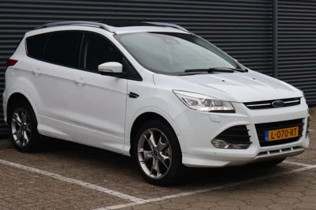 Ford Kuga (2016) thumbnail 4